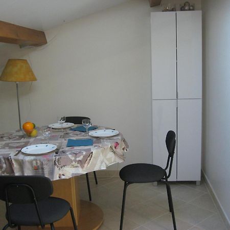 T 2 Avec Velux Sous Les Combes De 34 M2 Apartman La Londe-les-Maures Kültér fotó
