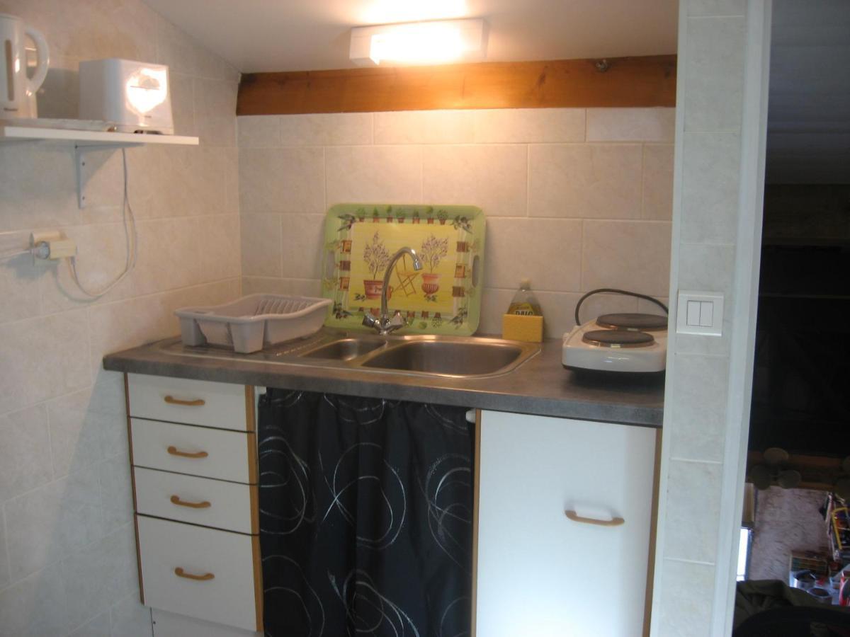 T 2 Avec Velux Sous Les Combes De 34 M2 Apartman La Londe-les-Maures Kültér fotó