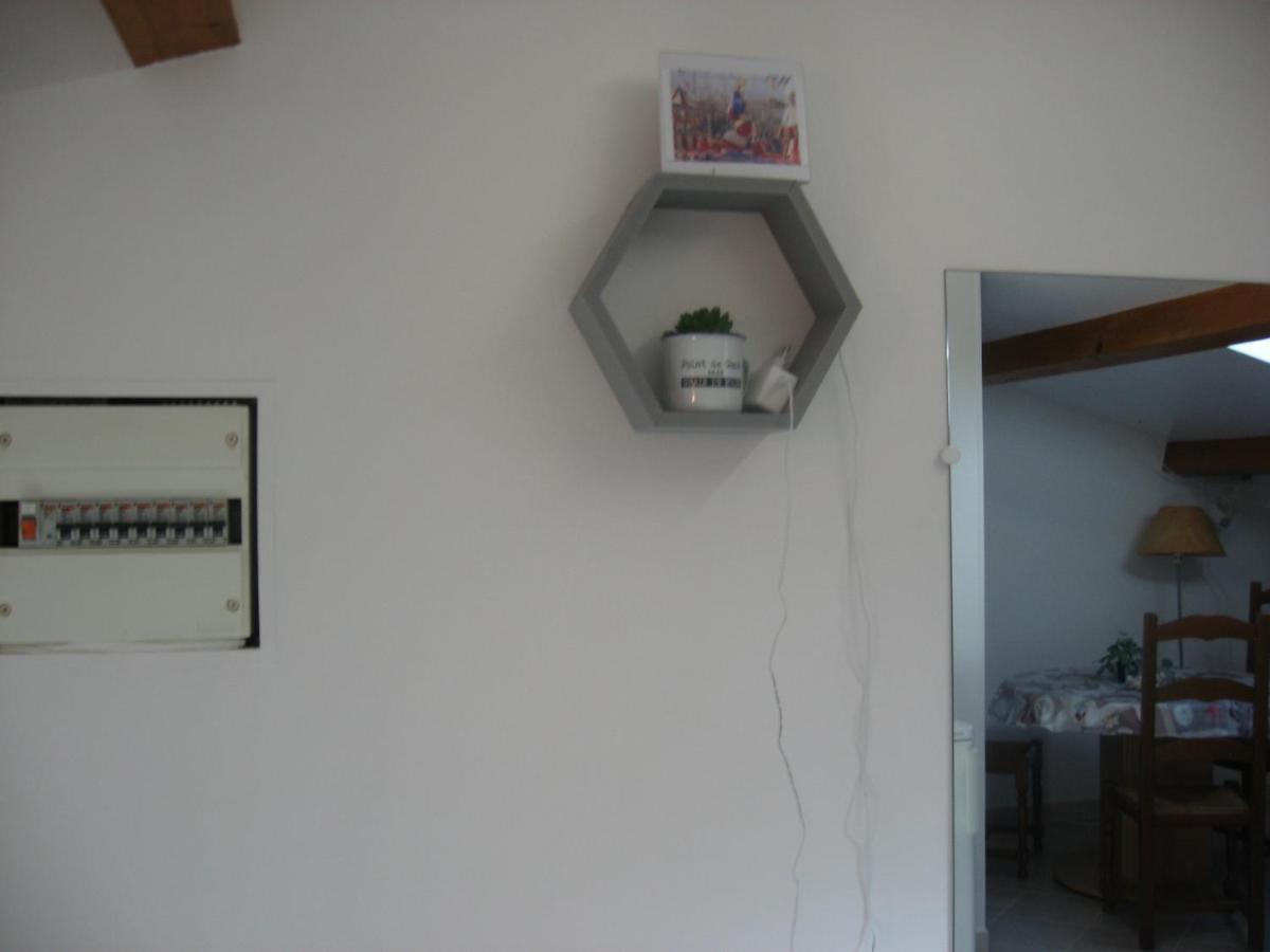 T 2 Avec Velux Sous Les Combes De 34 M2 Apartman La Londe-les-Maures Kültér fotó