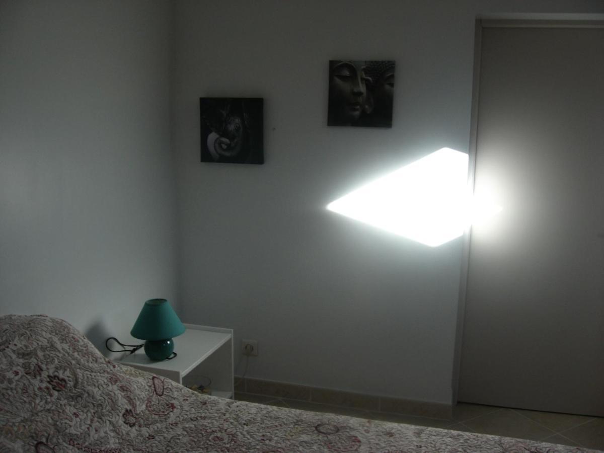 T 2 Avec Velux Sous Les Combes De 34 M2 Apartman La Londe-les-Maures Kültér fotó