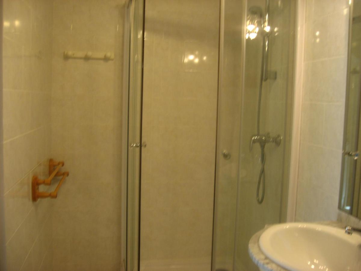 T 2 Avec Velux Sous Les Combes De 34 M2 Apartman La Londe-les-Maures Kültér fotó