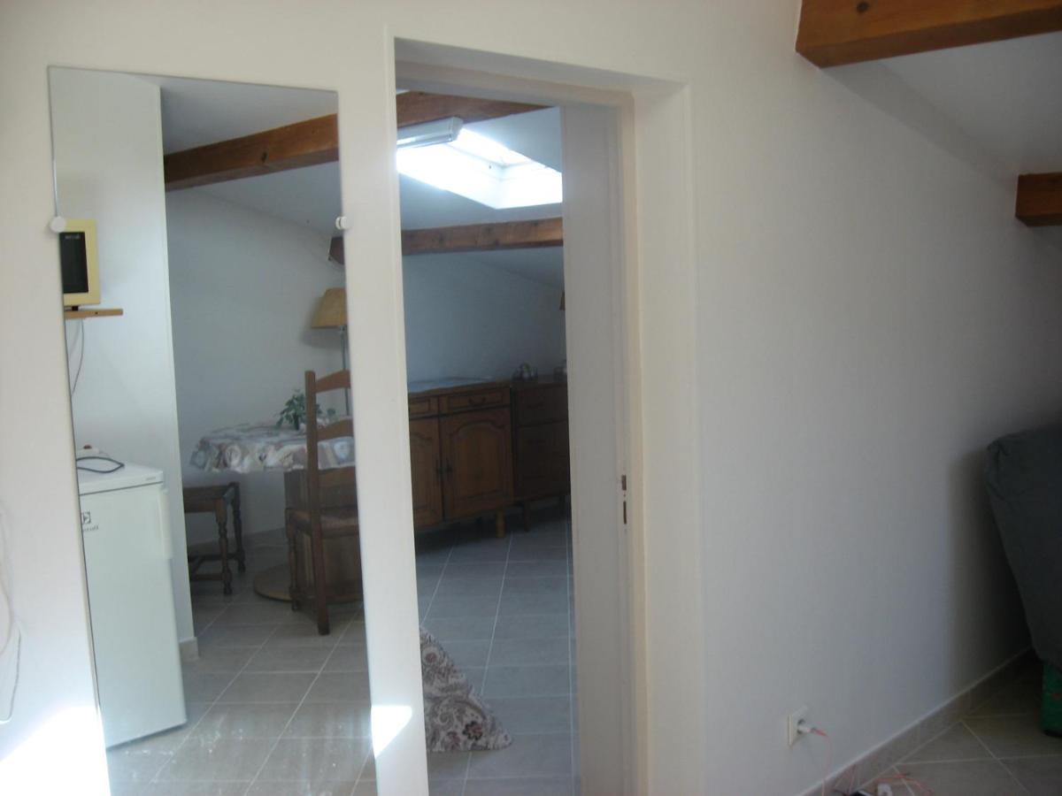 T 2 Avec Velux Sous Les Combes De 34 M2 Apartman La Londe-les-Maures Kültér fotó